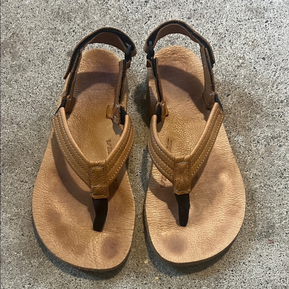 Shamma barefoot flip flops